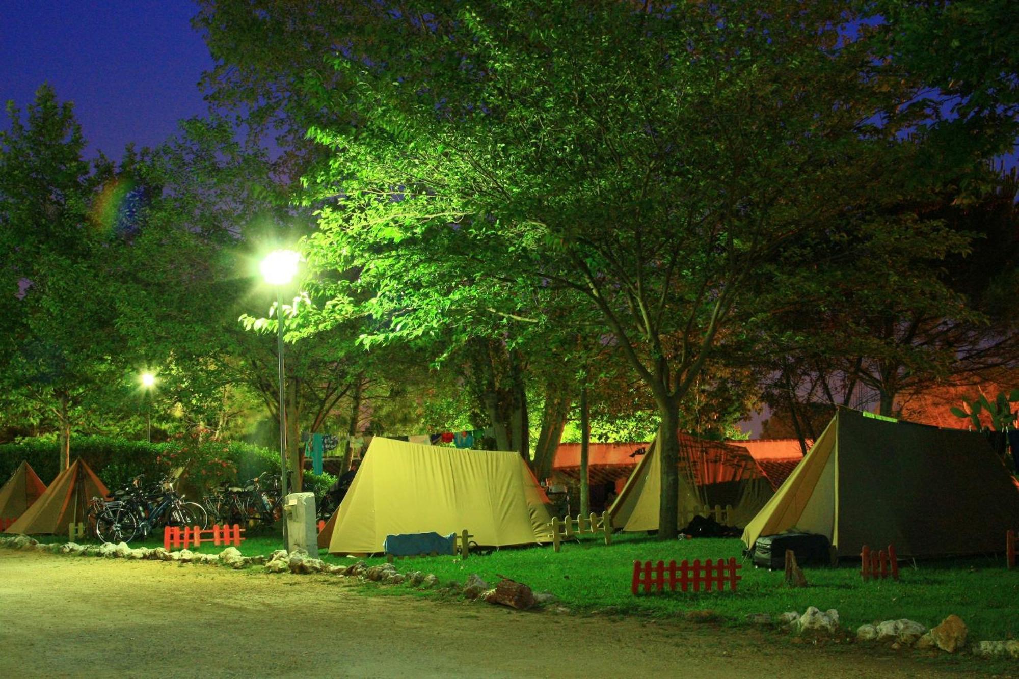 Camping Sierra De Las Nieves Yunquera المظهر الخارجي الصورة
